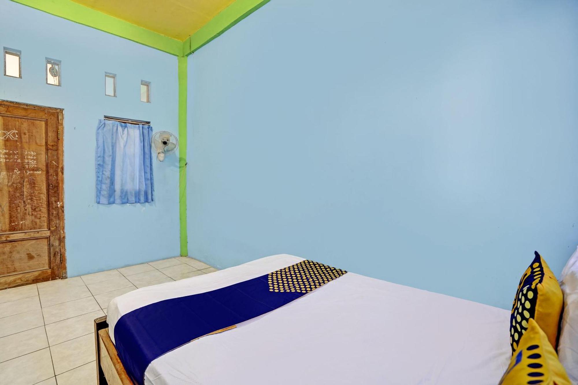 Oyo Life 93037 Nova Jaya Homestay Syariah Lamongan エクステリア 写真